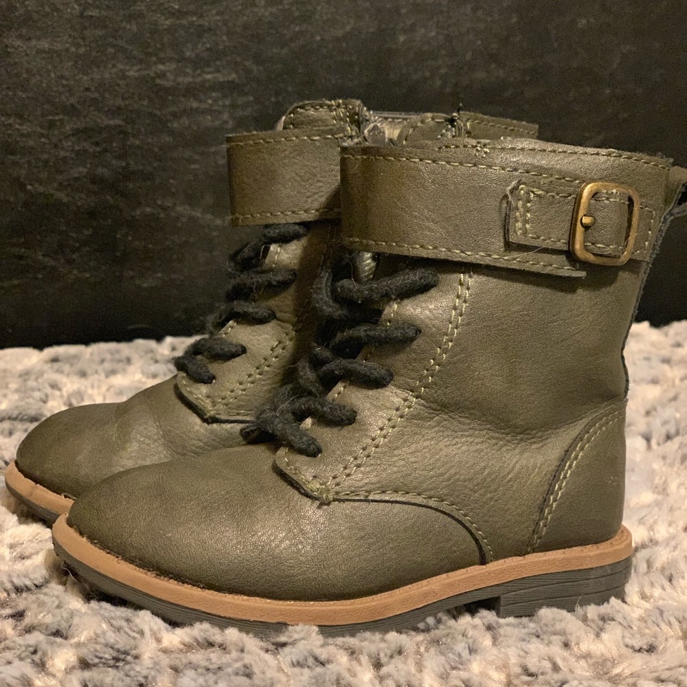 Carter Toddler girls size 6 olive green boots